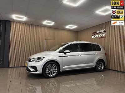 Grijs Occasion 2017 VW Touran Highline MPV | € 23.475 (Eerlijke prijs)