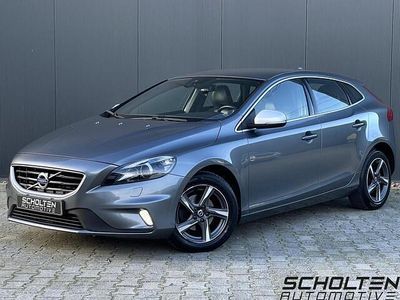 Grijs (metallic) Gebruikt 2015 Volvo V40 R-Design Hatchback | € 7.650 (Eerlijke prijs)