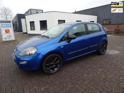 Blauw (metallic) Gebruikt 2012 Fiat Punto Evo Easy Hatchback | € 1.995 (Eerlijke prijs)