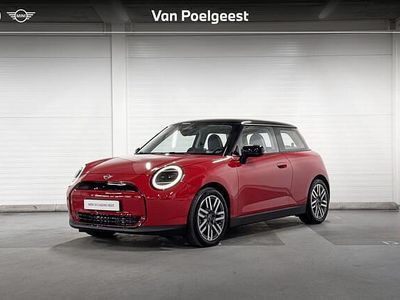 Chili red ii Occasion 2024 Mini Cooper Classic Hatchback | € 28.450 (Iets duurder)
