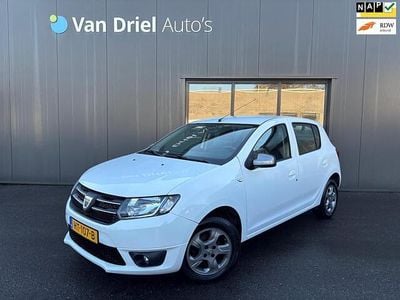 Wit Occasion 2016 Dacia Sandero Anniversary Hatchback | € 5.940 (Eerlijke prijs)