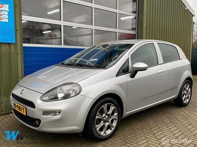Grijs (metallic) Gebruikt 2017 Fiat Punto Evo Hatchback | € 7.799 (Eerlijke prijs)