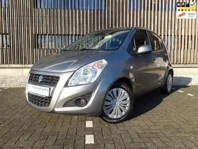 Grijs (metallic) Occasion 2013 Suzuki Splash Hatchback | € 5.240 (Iets duurder)