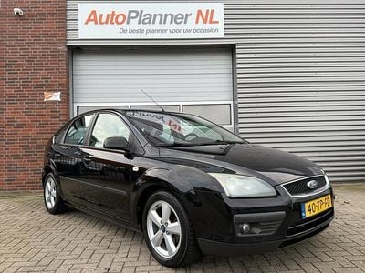 Zwart Gebruikt 2006 Ford Focus Futura Hatchback | € 1.544 (Eerlijke prijs)