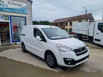 Wit Occasion 2017 Peugeot Partner MPV | € 16.100