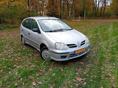 Nissan Almera Tino