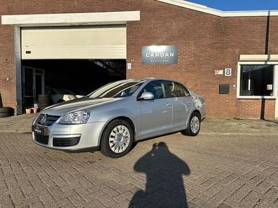 Grijs Gebruikt 2006 VW Jetta Trendline Sedan | € 2.999 (Eerlijke prijs)