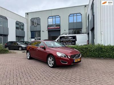 Rood Gebruikt 2013 Volvo V60 Summum Stationwagen | € 13.495 (Iets duurder)