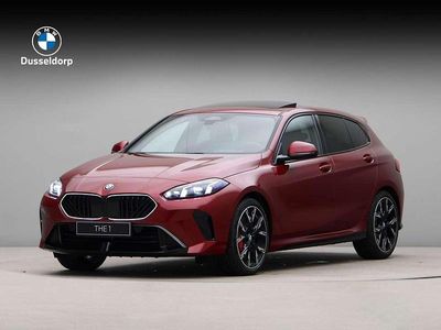 Rood Nieuw 2025 BMW 120 M Sport Hatchback | € 56.476 (Eerlijke prijs)
