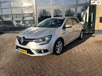 Grijs (metallic) Occasion 2016 Renault Mégane IV Zen Hatchback | € 9.450 (Eerlijke prijs)