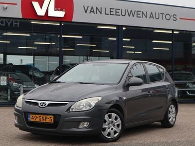 tweedehands Hyundai i30 1.6 CRDi Dynamic | APK 01-2025 | Lees tekst | Zo m