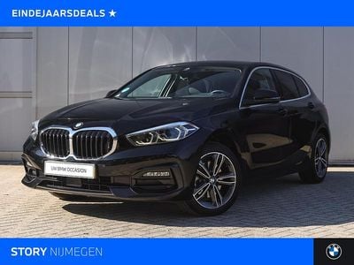 Zwart Gebruikt 2022 BMW 118 Executive Hatchback | € 24.750 (Eerlijke prijs)