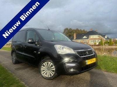 Zwart (metallic) Gebruikt 2018 Peugeot Partner Premium MPV | € 6.945 (Goede deal)