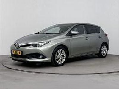 Grijs Gebruikt 2016 Toyota Auris Trend Hatchback | € 12.200 (Eerlijke prijs)