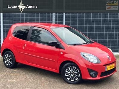 Rood Occasion 2011 Renault Twingo Dynamique Hatchback | € 3.450 (Eerlijke prijs)