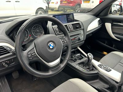 tweedehands BMW 118 1-SERIE i | Voor stoelen verwarmd | Klimaat controle | Panorama dak |