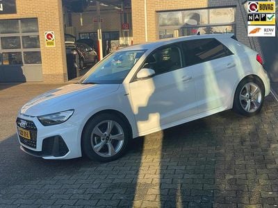 Wit Gebruikt 2023 Audi A1 Hatchback | € 28.950 (Eerlijke prijs)