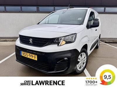 Wit Occasion 2020 Peugeot Partner Premium MPV | € 13.449 (Eerlijke prijs)