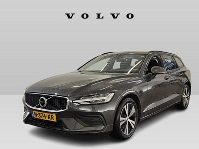 Grijs Gebruikt 2021 Volvo V60 Momentum Stationwagen | € 25.935 (Goede deal)