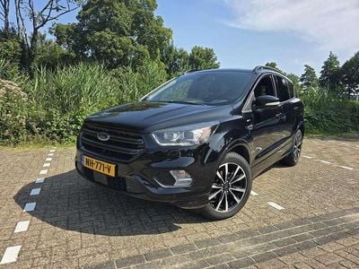 Zwart Occasion 2017 Ford Kuga ST-Line SUV | € 13.500 (Duur)