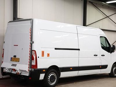 Wit Gebruikt 2021 Renault Master Van | € 23.900
