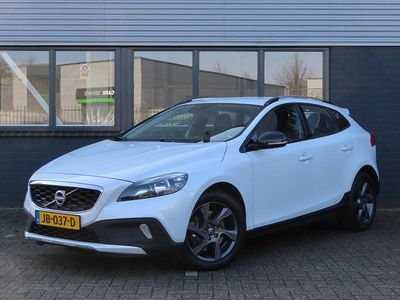 Occasion Volvo V40 Summum 154 PK (113 kW) 2016 Wit Hatchback