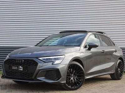 Grijs Occasion 2020 Audi A3 Sportback e-tron S-Line Hatchback | € 29.950 (Iets duurder)