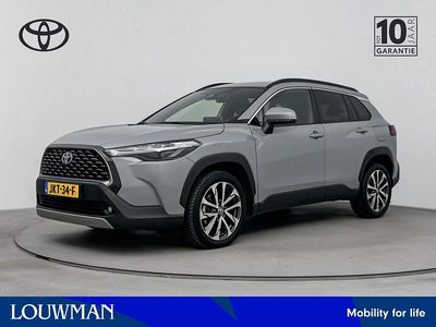 Manhattan grey metallic (grijs metallic) Occasion 2024 Toyota Corolla Cross Limited SUV | € 33.900 (Eerlijke prijs)