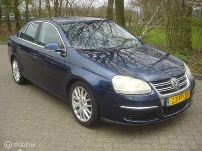 tweedehands VW Jetta 1.6 FSI Comfortline 6 bak - Cruise - Airco