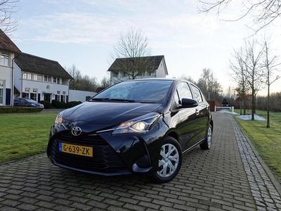 Zwart Occasion 2019 Toyota Yaris Active Hatchback | € 14.950 (Eerlijke prijs)