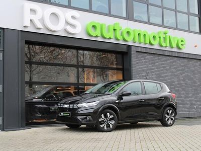 Zwart Gebruikt 2025 Dacia Sandero Expression Hatchback | € 23.950 (Duur)