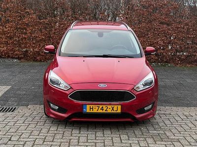 Rood Gebruikt 2015 Ford Focus Titanium Stationwagen | € 11.850 (Eerlijke prijs)