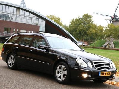 Zwart Gebruikt 2007 Mercedes E200 Avantgarde Stationwagen | € 10.850 (Duur)