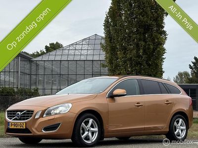 Bruin Gebruikt 2011 Volvo V60 Stationwagen | € 8.999 (Eerlijke prijs)