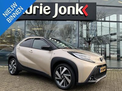 Goud Occasion 2022 Toyota Aygo X Envy SUV | € 17.839 (Eerlijke prijs)