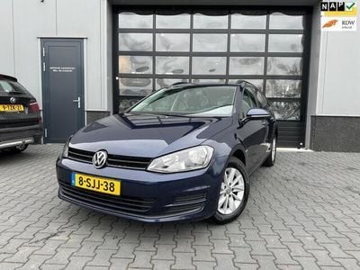 Blauw, metallic lak Gebruikt 2013 VW Golf VII Trendline Stationwagen | € 9.950 (Eerlijke prijs)
