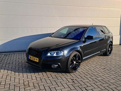 Zwart (metallic) Occasion 2013 Audi A3 Sportback Ambition Hatchback | € 5.850 (Iets duurder)
