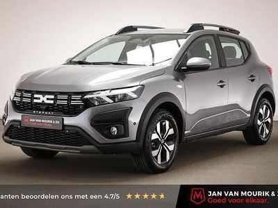 Grijs Occasion 2025 Dacia Sandero Comfort Hatchback | € 21.700 (Iets duurder)