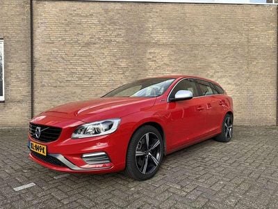 Rood Gebruikt 2016 Volvo V60 R-Design Stationwagen | € 8.450 (Goede deal)