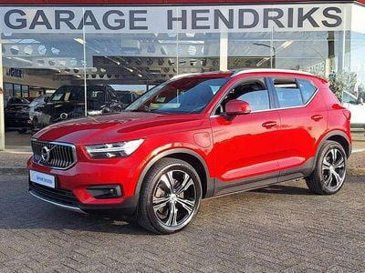 Rood (metallic) Gebruikt 2021 Volvo XC40 Inscription SUV | € 31.945 (Goede deal)