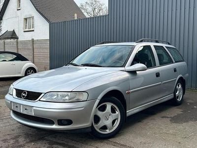 Grijs Gebruikt 1999 Opel Vectra Stationwagen | € 1.450 (Eerlijke prijs)