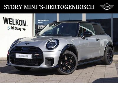Zilver, metallic lak Occasion 2025 Mini John Cooper Works Hatchback | € 39.950 (Iets duurder)