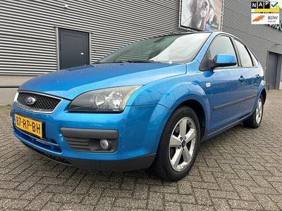 Blauw Occasion 2005 Ford Focus Futura Hatchback | € 999 (Goede deal)