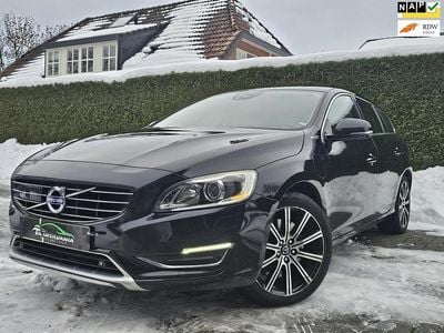 Zwart Gebruikt 2014 Volvo V60 Summum Stationwagen | € 6.699 (Goede deal)