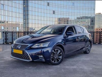 Lexus CT200h