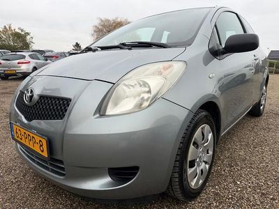 Grijs Gebruikt 2006 Toyota Yaris Terra Hatchback | € 2.950 (Eerlijke prijs)