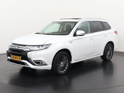 Silky white p Occasion 2019 Mitsubishi Outlander P-HEV Intense+ SUV | € 19.495 (Eerlijke prijs)