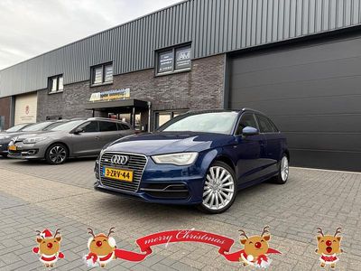 Blauw Gebruikt 2015 Audi A3 Ambition Hatchback | € 15.450 (Eerlijke prijs)