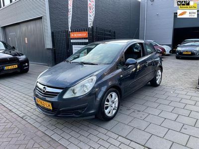 Blauw, metallic lak Gebruikt 2006 Opel Corsa Enjoy Hatchback | € 1.999 (Eerlijke prijs)