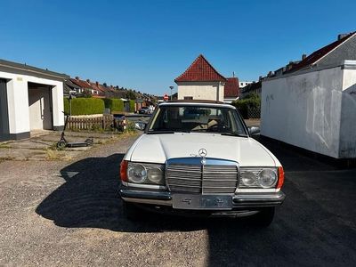 Occasion 1962 Mercedes 200 | € 7.000